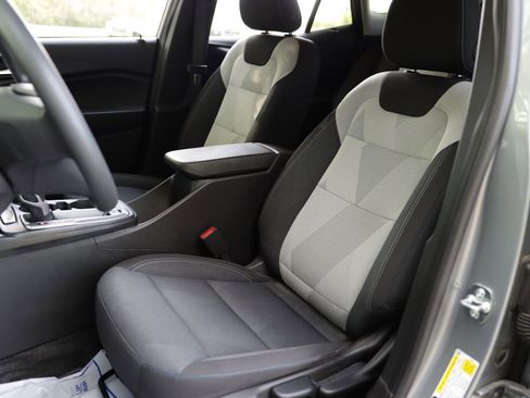 Used 2025 Chevrolet Trax LS w/ LS Convenience Package FWD image 19