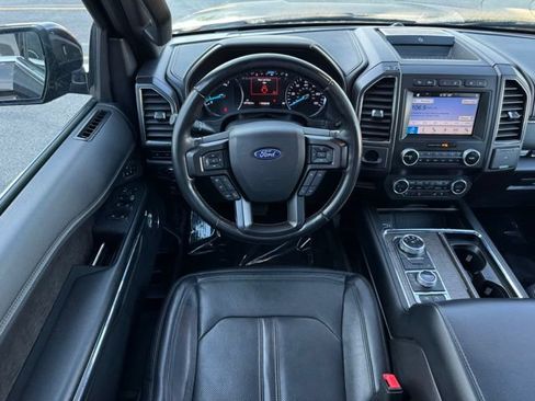 Certified 2019 Ford Expedition Limited w/ Equipment Group 302A AWD/4WD image 17