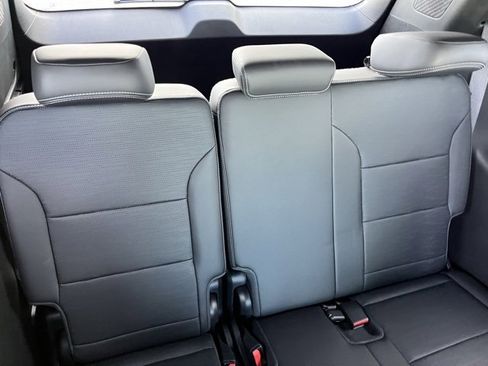 Used 2025 Buick Enclave Sport Touring w/ Power Package image 21