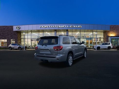 Used 2017 Toyota Sequoia Platinum image 27