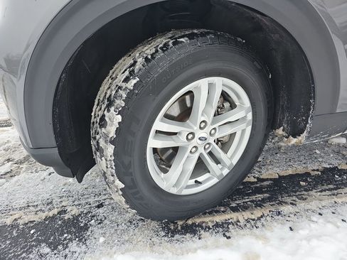 Used 2021 Ford Explorer XLT w/ Equipment Group 202A image 33