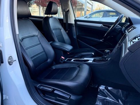 Used 2019 Volkswagen Passat 2.0T Wolfsburg w/ Wheels & Sunroof Package image 35