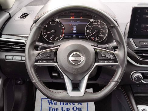 Used 2024 Nissan Altima 2.5 SR w/ SR Premium Package FWD image 17
