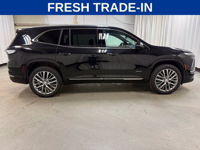 Used 2026 Buick Enclave Avenir w/ Super Cruise Package AWD/4WD image 3