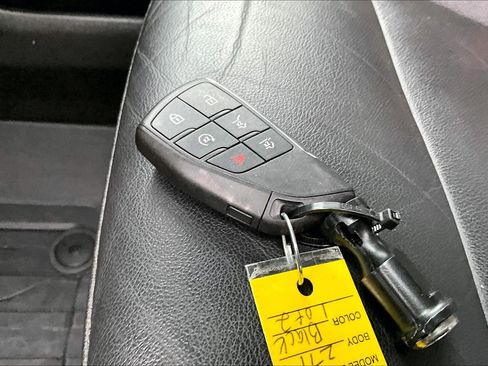 Used 2024 Chevrolet Tahoe Z71 w/ Z71 Off-Road Package image 11