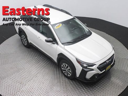 Used 2024 Subaru Outback Premium AWD/4WD image 3