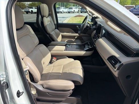 Used 2024 Lincoln Navigator L Reserve image 28