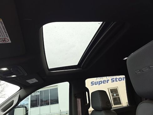 Used 2022 GMC Sierra 3500 Denali w/ Denali Ultimate Package image 24