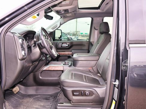 Used 2020 GMC Sierra 3500 Denali w/ Denali Ultimate Package image 7