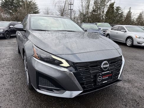 New 2025 Nissan Altima 2.5 SL image 2