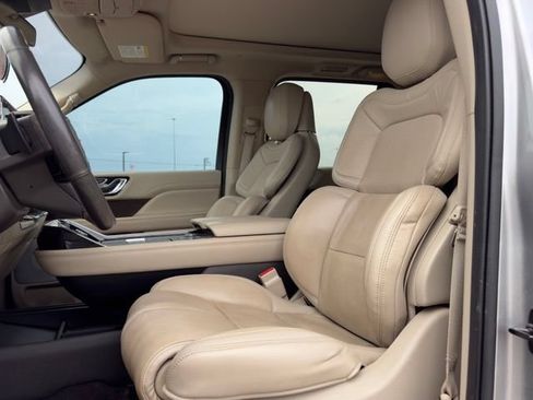 Used 2020 Lincoln Navigator Reserve w/ Luxury Package AWD/4WD image 7