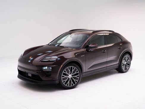 Certified 2025 Porsche Macan Electric image 1