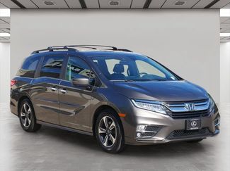 Used 2018 Honda Odyssey Touring video 1