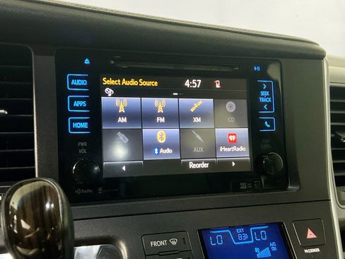 Used 2015 Toyota Sienna XLE w/ XLE Navigation Package FWD image 27
