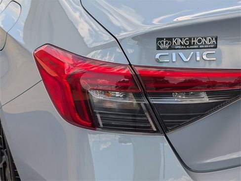 Used 2024 Honda Civic Sport image 11