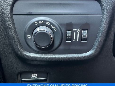 New 2025 Jeep Grand Cherokee L Laredo image 19