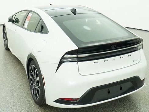 New 2026 Toyota Prius Plug-In Hybrid FWD image 16