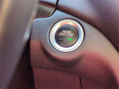 Used 2022 Chevrolet Equinox LT image 17