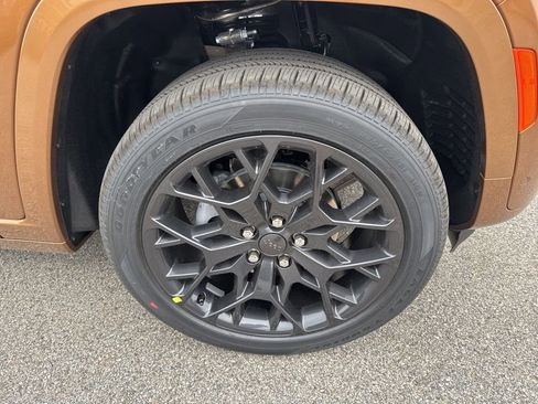New 2026 Jeep Grand Cherokee Summit AWD/4WD image 9
