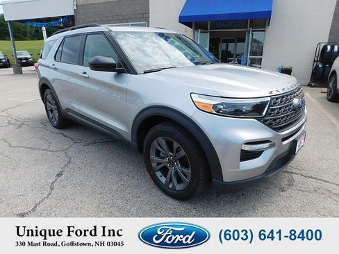 Used 2023 Ford Explorer XLT w/ Equipment Group 202A AWD/4WD image 2
