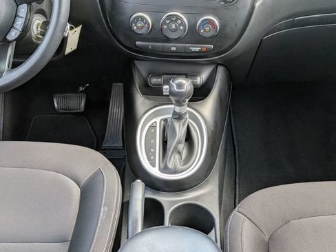Used 2016 Kia Soul FWD image 17