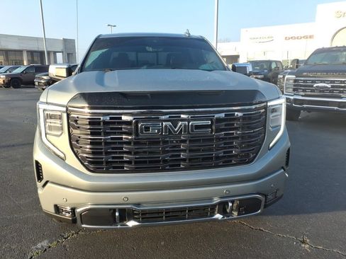 Used 2025 GMC Sierra 1500 Denali Ultimate AWD/4WD image 3