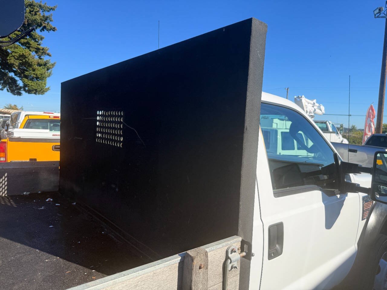 Used 2010 Ford F550 2WD Regular Cab Super Duty image 37