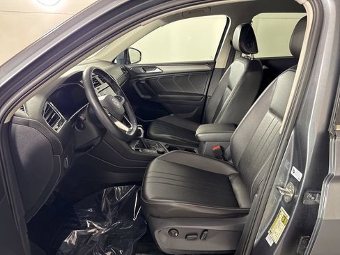 Used 2024 Volkswagen Tiguan SE AWD/4WD image 24