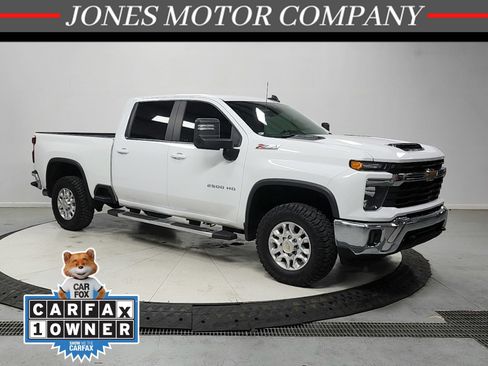 Used 2024 Chevrolet Silverado 2500 LT AWD/4WD image 1