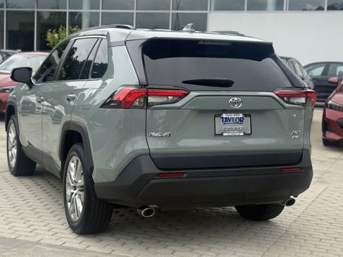 Used 2023 Toyota RAV4 XLE Premium AWD/4WD image 4