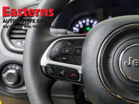 Used 2023 Jeep Renegade Latitude AWD/4WD image 15