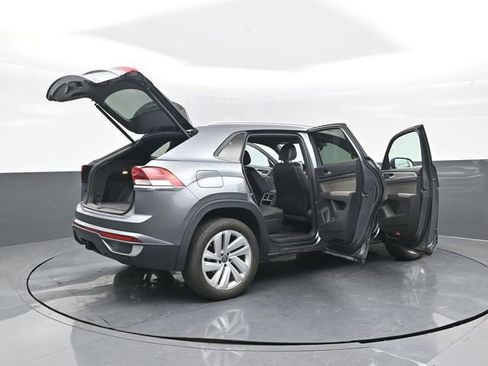 Used 2022 Volkswagen Atlas Cross Sport SE image 20