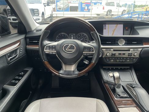 Used 2018 Lexus ES 350 w/ Luxury Package w/Wood Trim FWD image 13