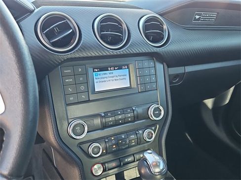 Used 2020 Ford Mustang Coupe image 22