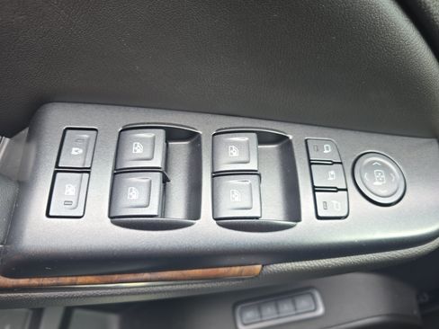 Used 2017 Chevrolet Tahoe LT AWD/4WD image 24