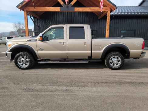 Used 2013 Ford F250 Lariat w/ Chrome Pkg image 21