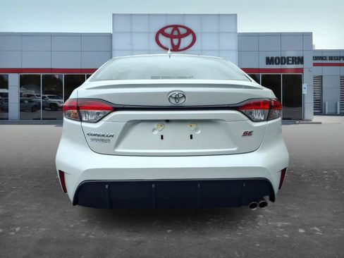 Used 2026 Toyota Corolla SE FWD image 4