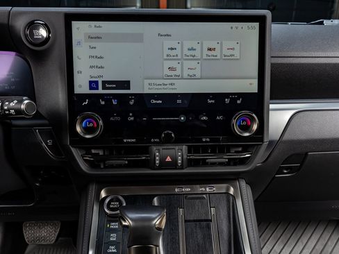Used 2024 Lexus GX 550 AWD/4WD image 19