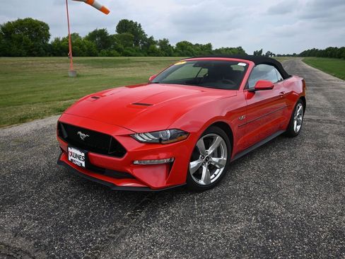 Used 2018 Ford Mustang GT Premium w/ Equipment Group 401A RWD image 4