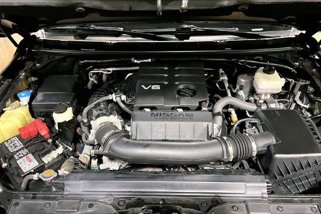 Used 2022 Nissan Frontier PRO-4X AWD/4WD image 32