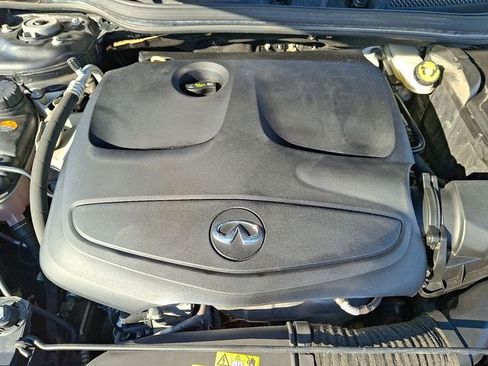 Used 2018 INFINITI QX30 Premium w/ Navigation Package image 29