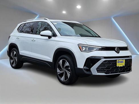 New 2026 Volkswagen Taos SE AWD/4WD image 3
