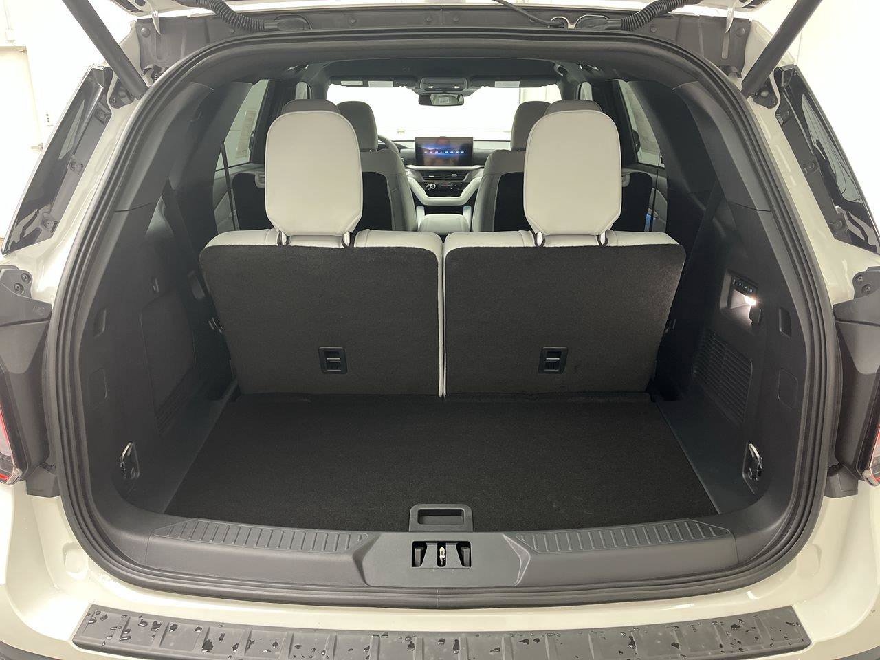 New 2027 Ford Explorer Platinum w/ 3.0L Ultimate Package AWD/4WD image 31