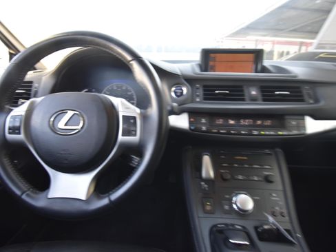 Used 2012 Lexus CT 200h Premium w/ Leather Pkg FWD image 13
