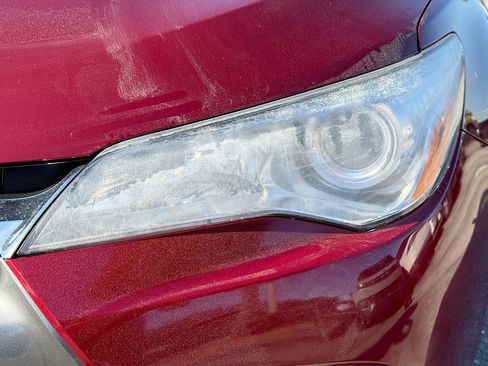 Used 2017 Toyota Camry XLE w/ Moonroof Package image 9