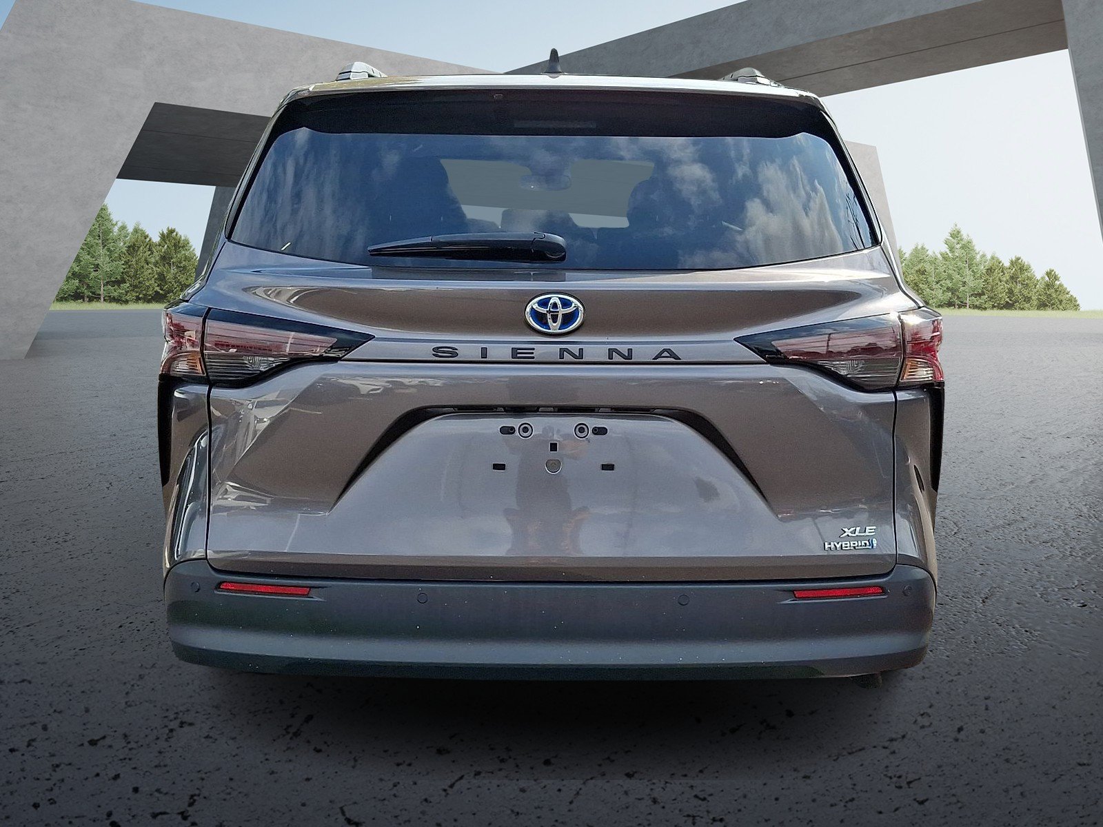 Used 2024 Toyota Sienna XLE FWD image 5