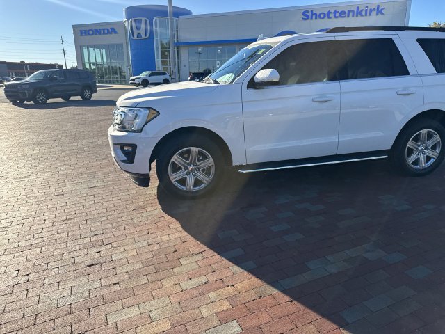 Used 2020 Ford Expedition XLT w/ Equipment Group 202A RWD image 5
