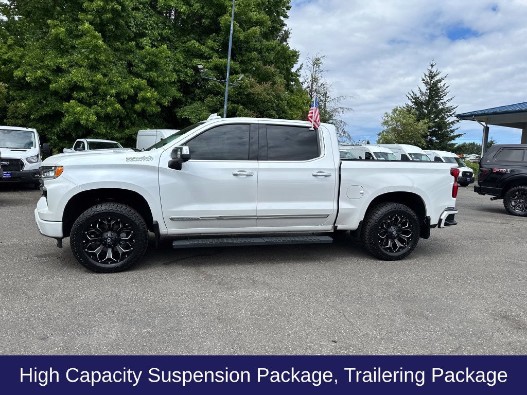 Used 2023 Chevrolet Silverado 1500 High Country AWD/4WD image 3