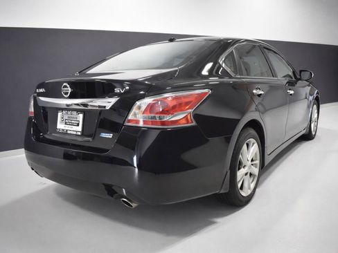 Used 2014 Nissan Altima 2.5 SV w/ Convenience Package image 8