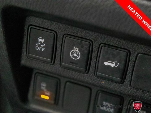 Used 2020 Nissan Pathfinder SL FWD image 11